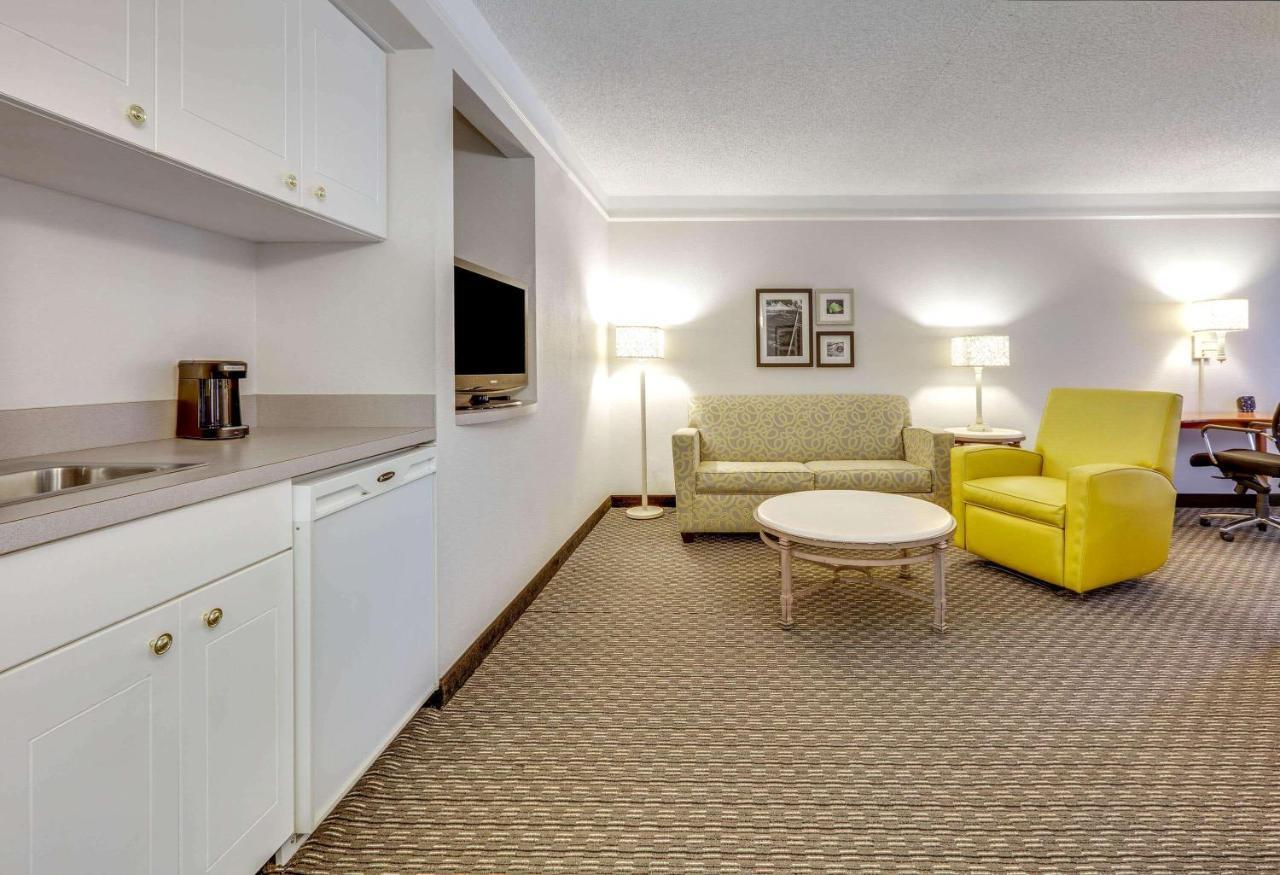 La Quinta By Wyndham Dallas - Galleria 3* Addison