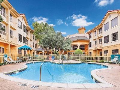 La Quinta By Wyndham Dallas - Galleria Hotel 3*
