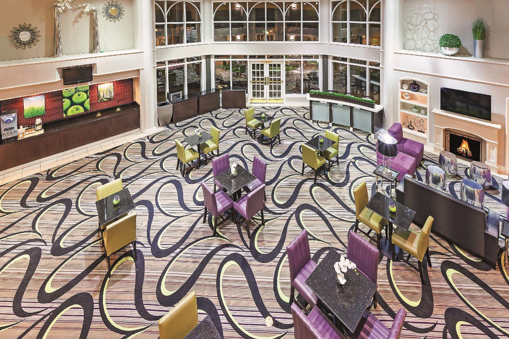 La Quinta By Wyndham Dallas - Galleria Hotel Addison