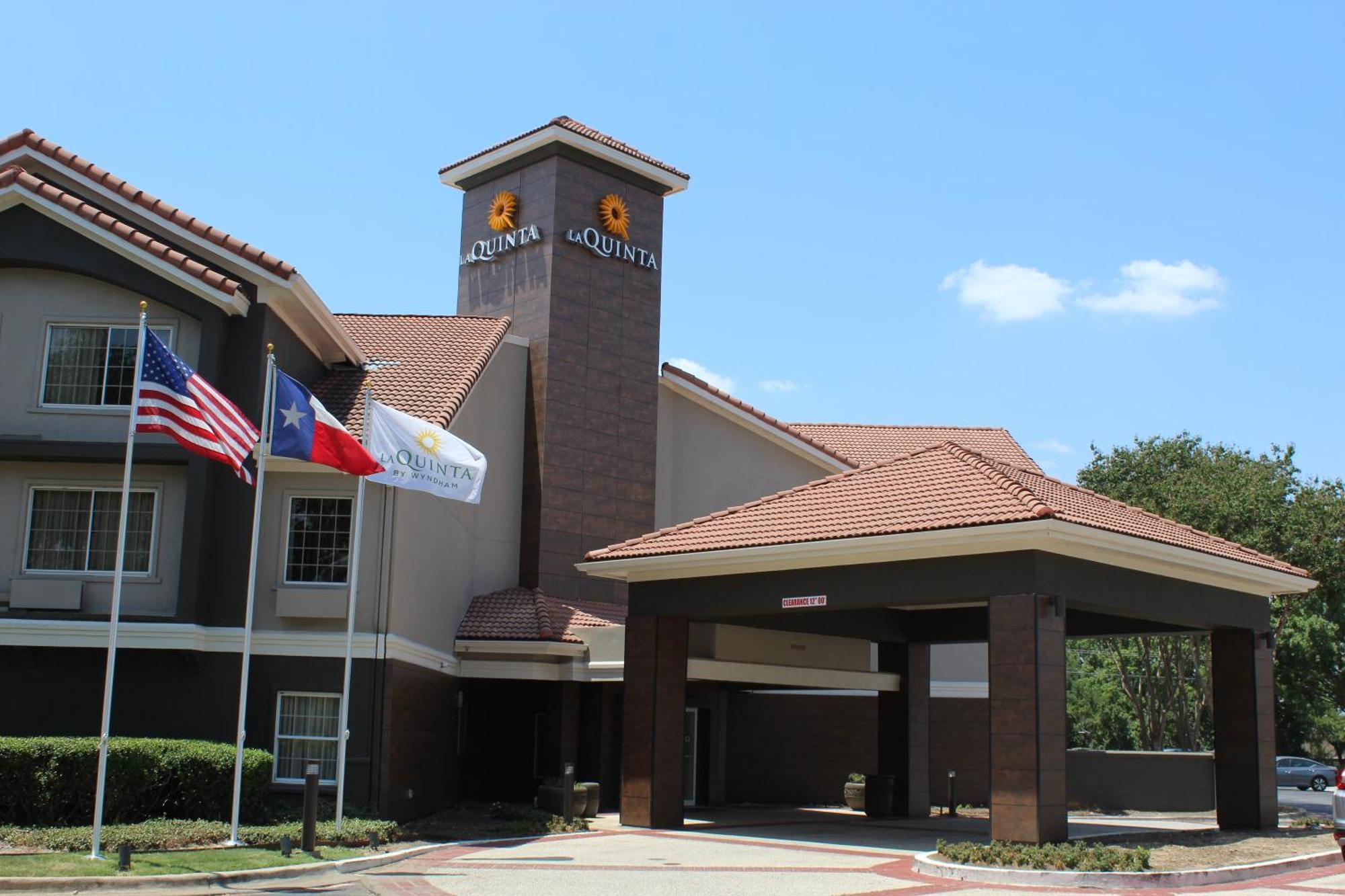 La Quinta By Wyndham Dallas - Galleria Hotel 3*