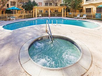 Hotel La Quinta By Wyndham Dallas - Galleria Addison